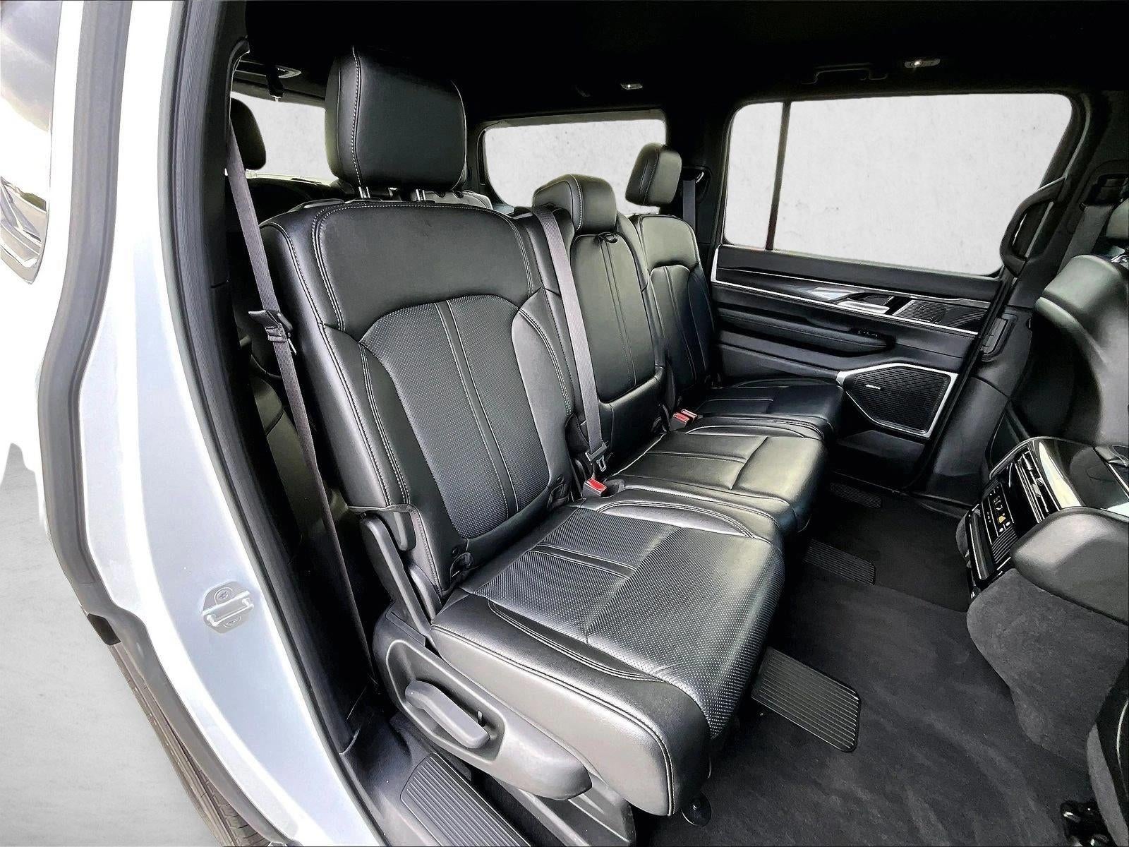 2024 Jeep Wagoneer 4x2