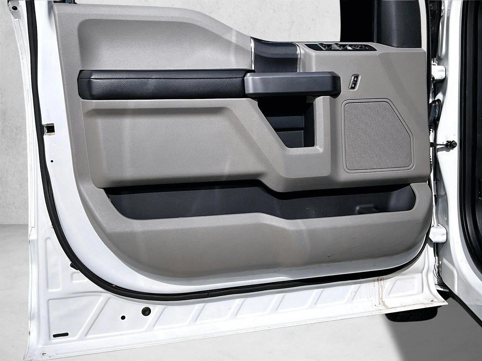 2016 Ford F-150 2WD SuperCrew 5-1/2 Ft Box XLT