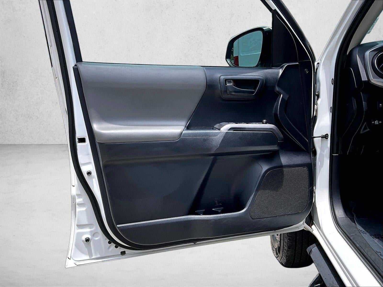 2020 Toyota Tacoma 2WD 2WD SR5 Double Cab 5' Bed V6 AT (GS)