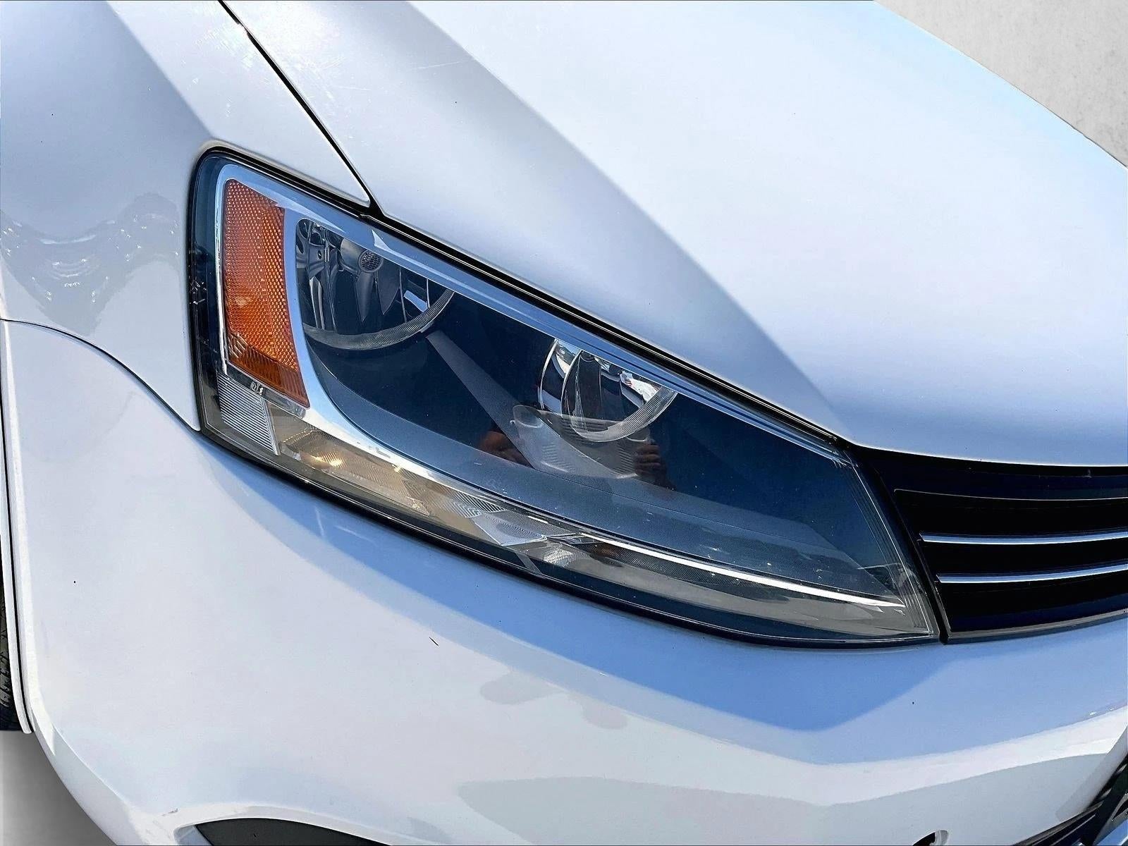 2013 Volkswagen Jetta 4dr Auto SE with Convenience Sedan