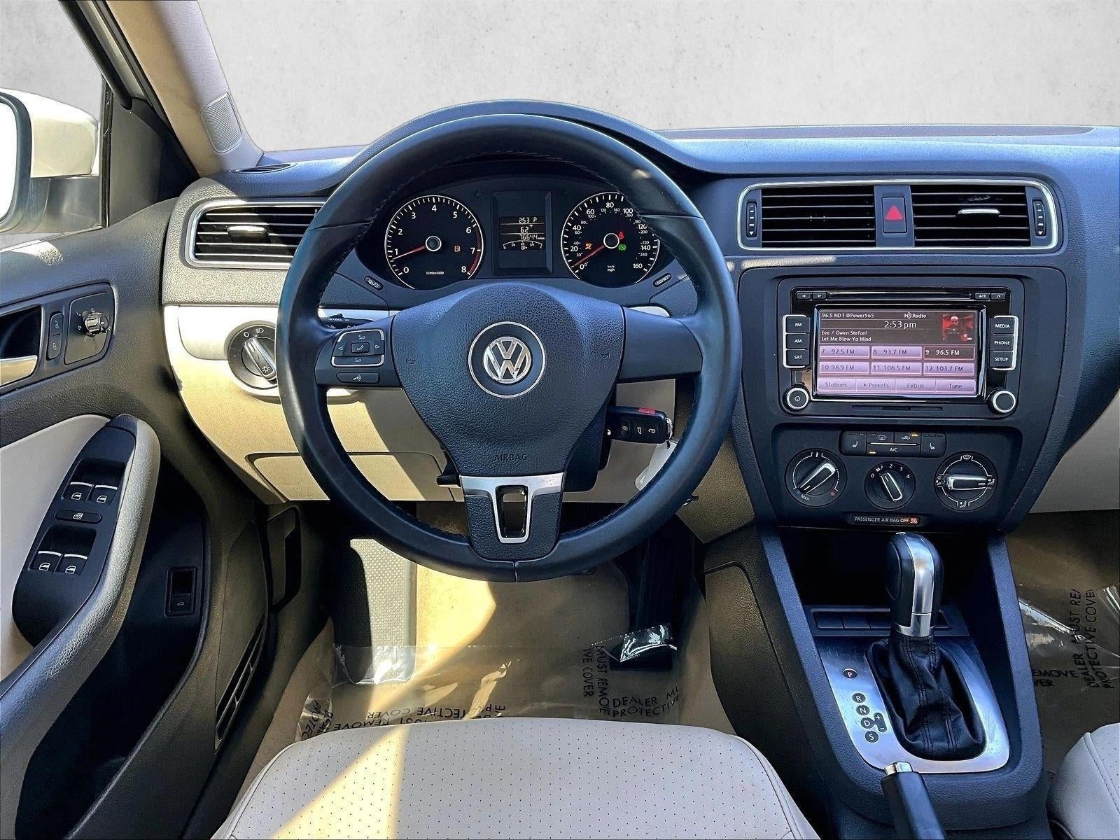 2013 Volkswagen Jetta 4dr Auto SE with Convenience Sedan