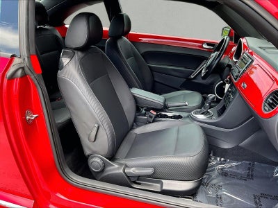 2015 Volkswagen Beetle 2dr Auto 1.8T