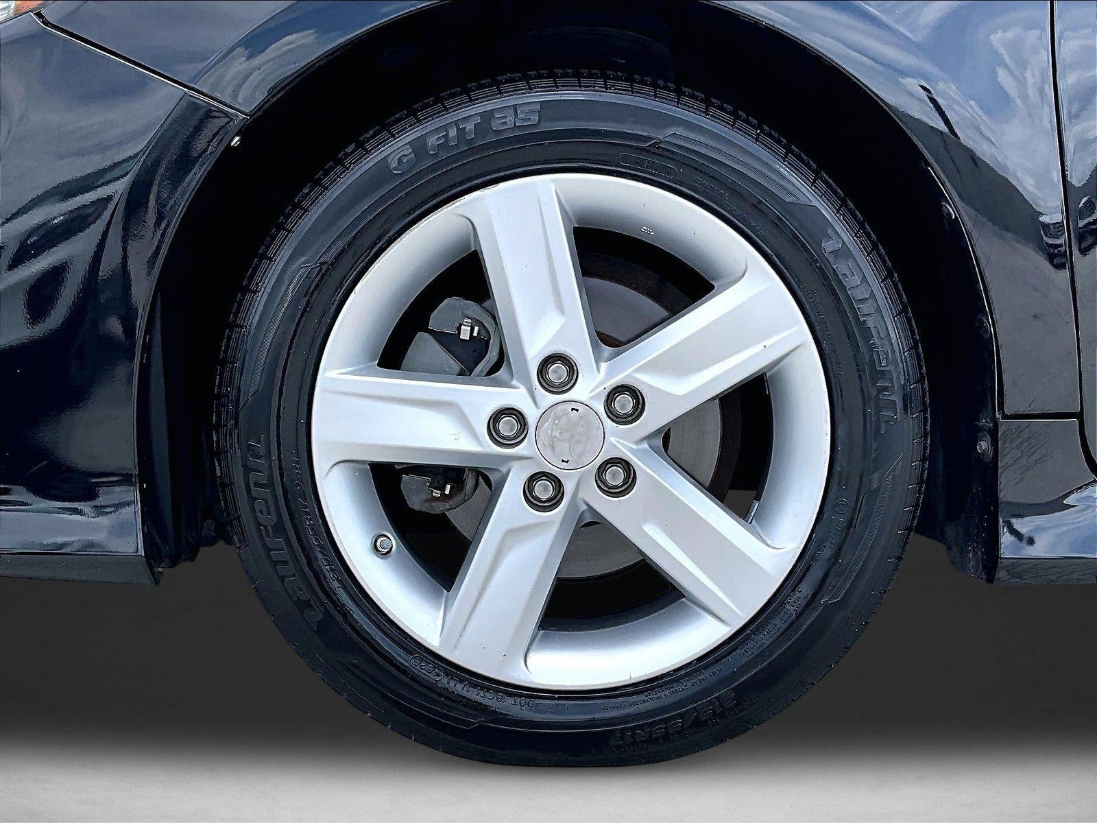 2013 Toyota Camry 4dr Sdn I4 Auto SE (Natl)