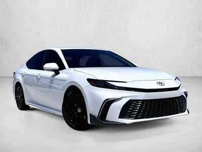 2025 Toyota Camry SE (Natl)