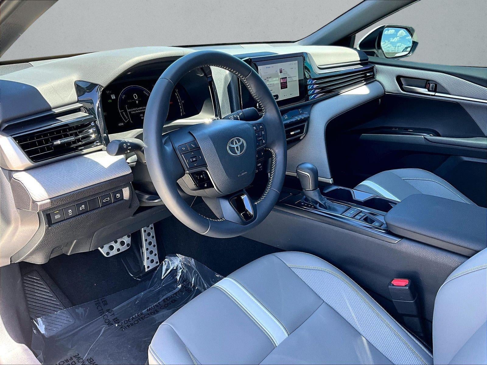 2025 Toyota Camry SE (Natl)