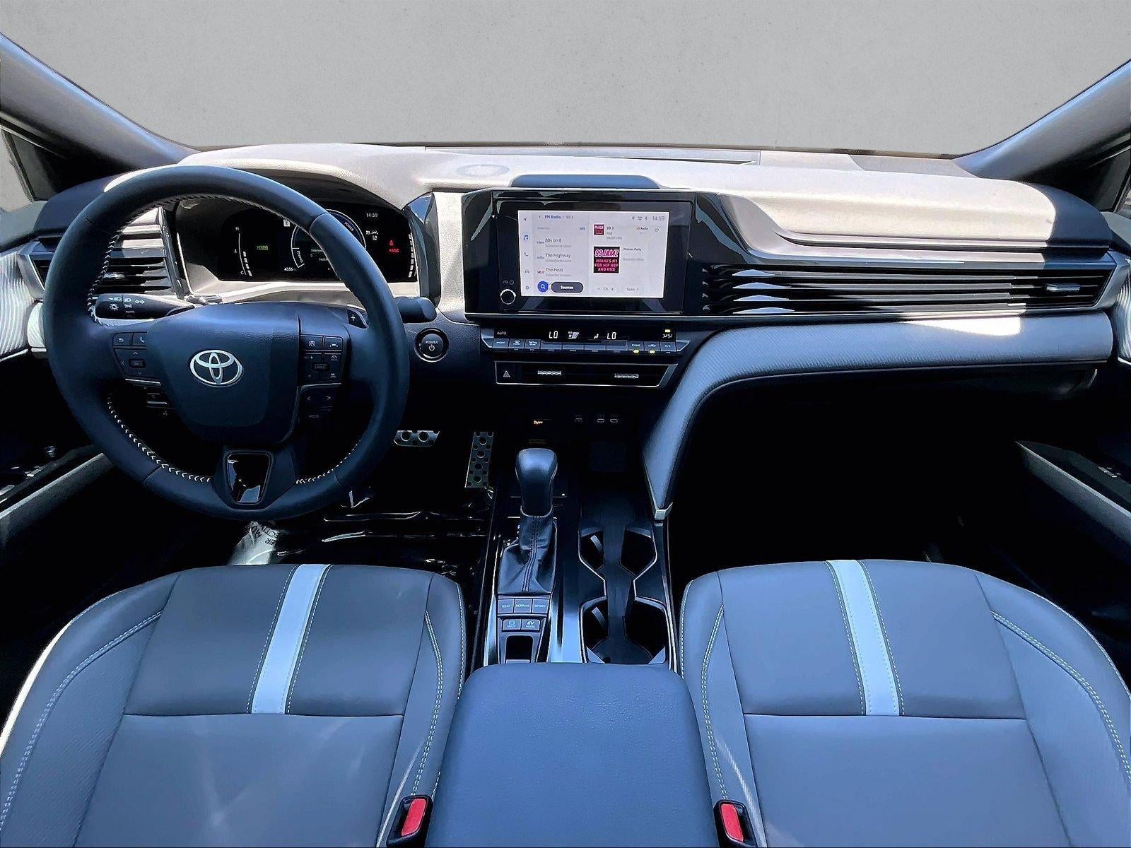 2025 Toyota Camry SE (Natl)