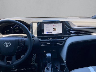 2025 Toyota Camry SE (Natl)