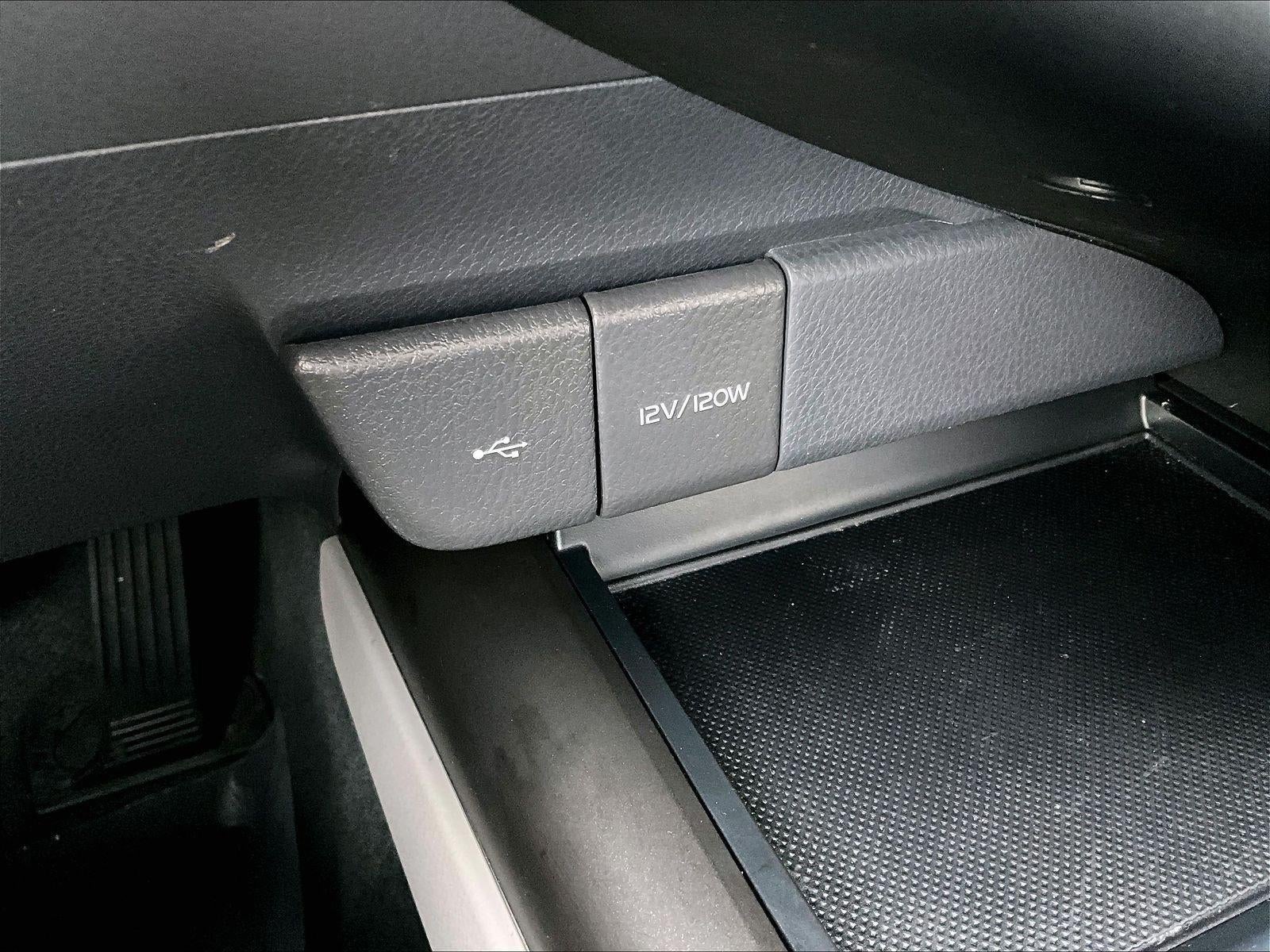 2024 Toyota Camry SE Auto (SE)