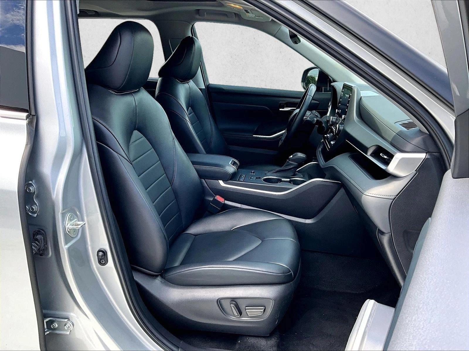 2022 Toyota Highlander XLE FWD (Natl)