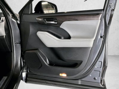 2025 Toyota Highlander Hybrid Limited AWD (Natl)