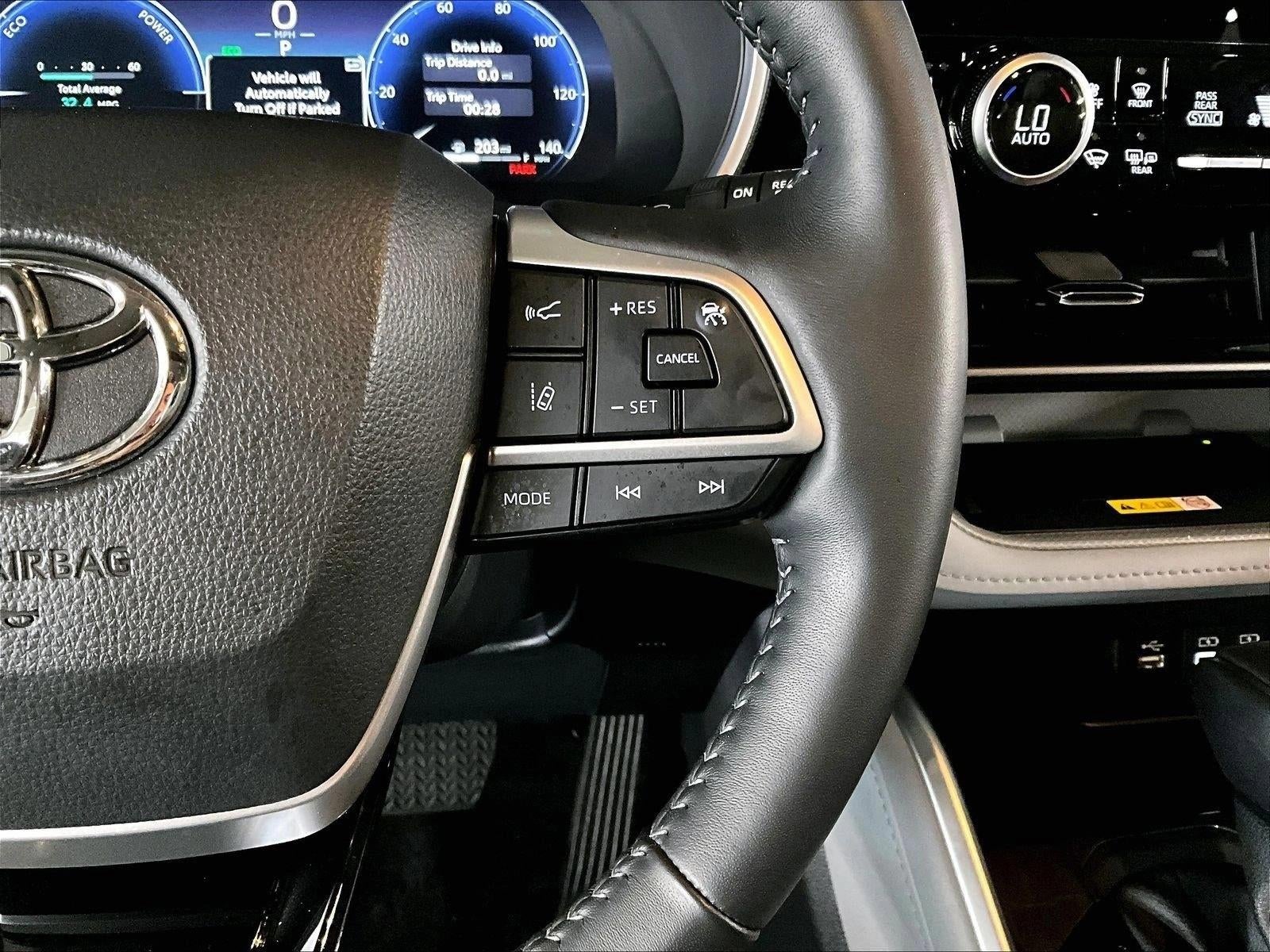 2025 Toyota Highlander Hybrid Limited AWD (Natl)