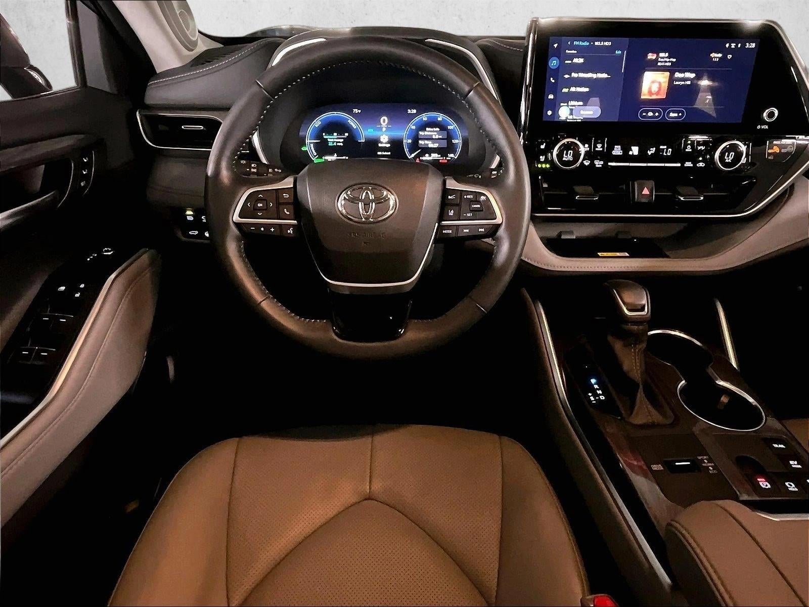 2025 Toyota Highlander Hybrid Limited AWD (Natl)