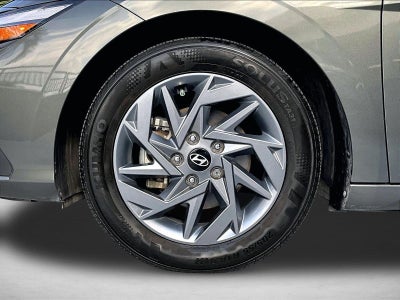 2024 Hyundai ELANTRA SEL IVT
