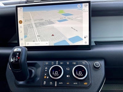 2024 Land Rover Defender 110 P500 SE