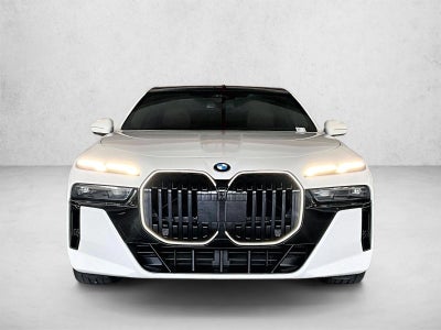 2025 BMW 740i Sedan
