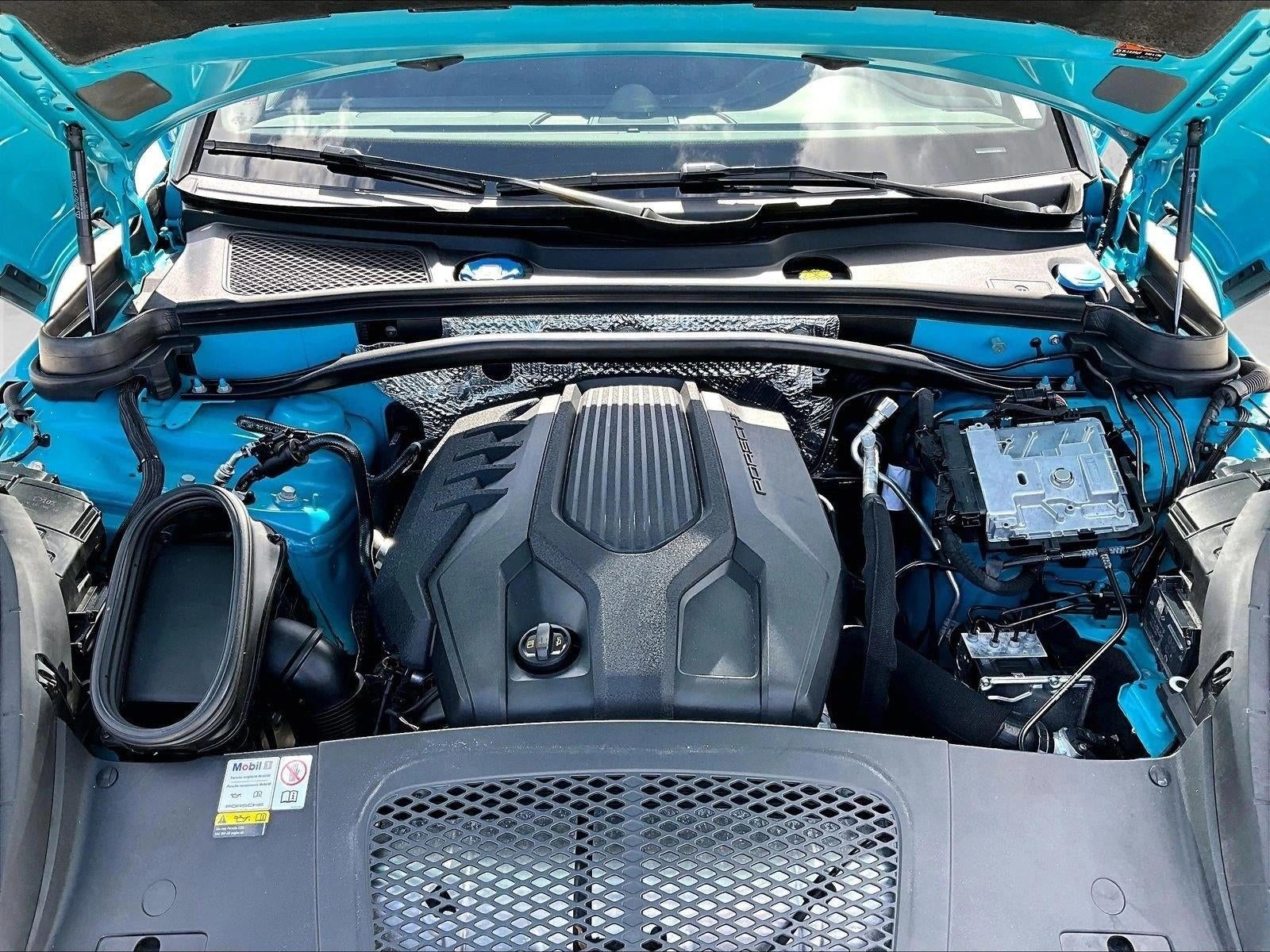 2023 Porsche Macan AWD