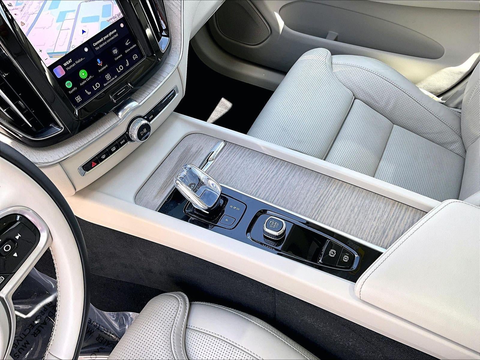 2022 Volvo XC60 B5 FWD Inscription