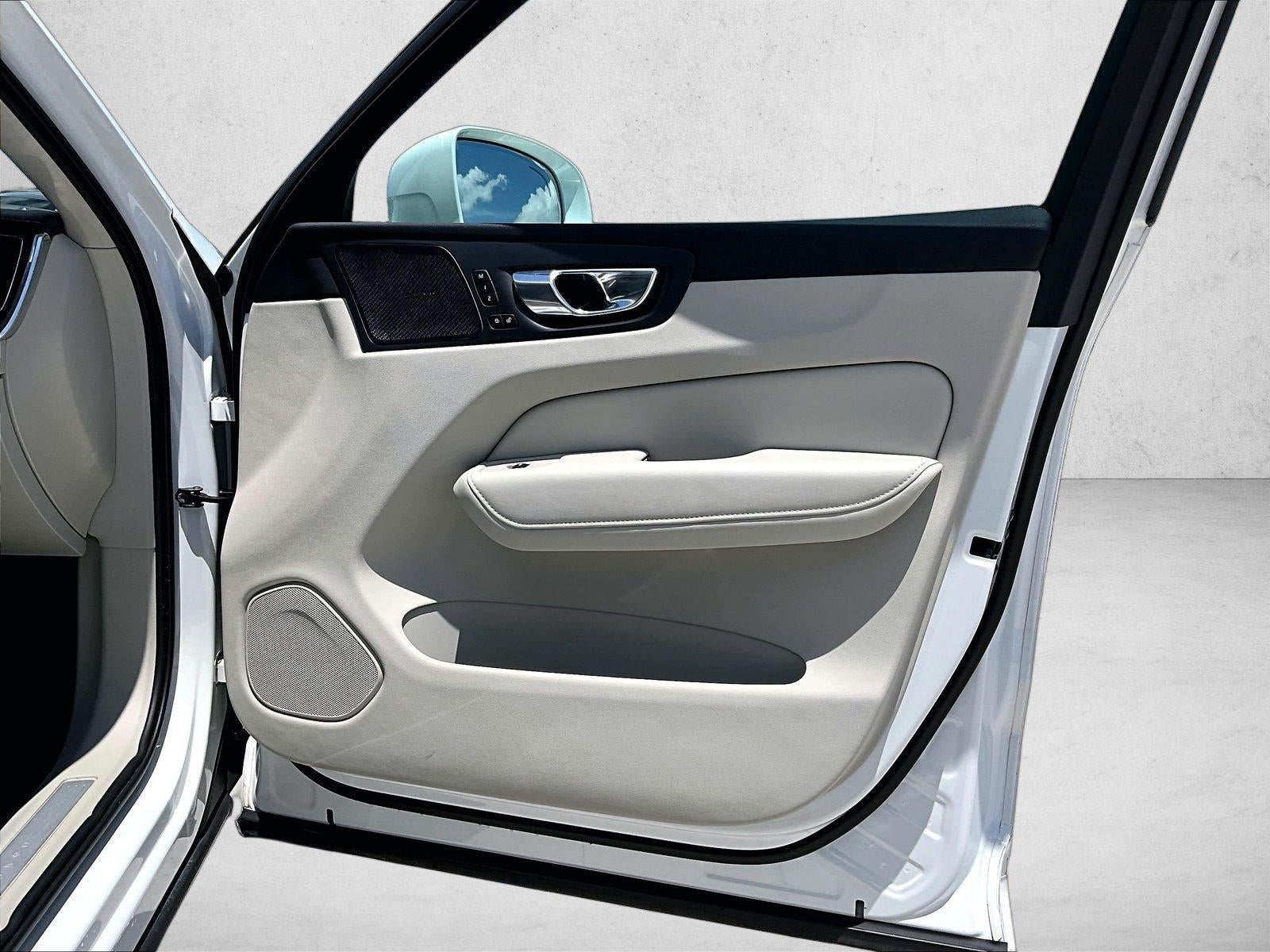 2022 Volvo XC60 B5 FWD Inscription