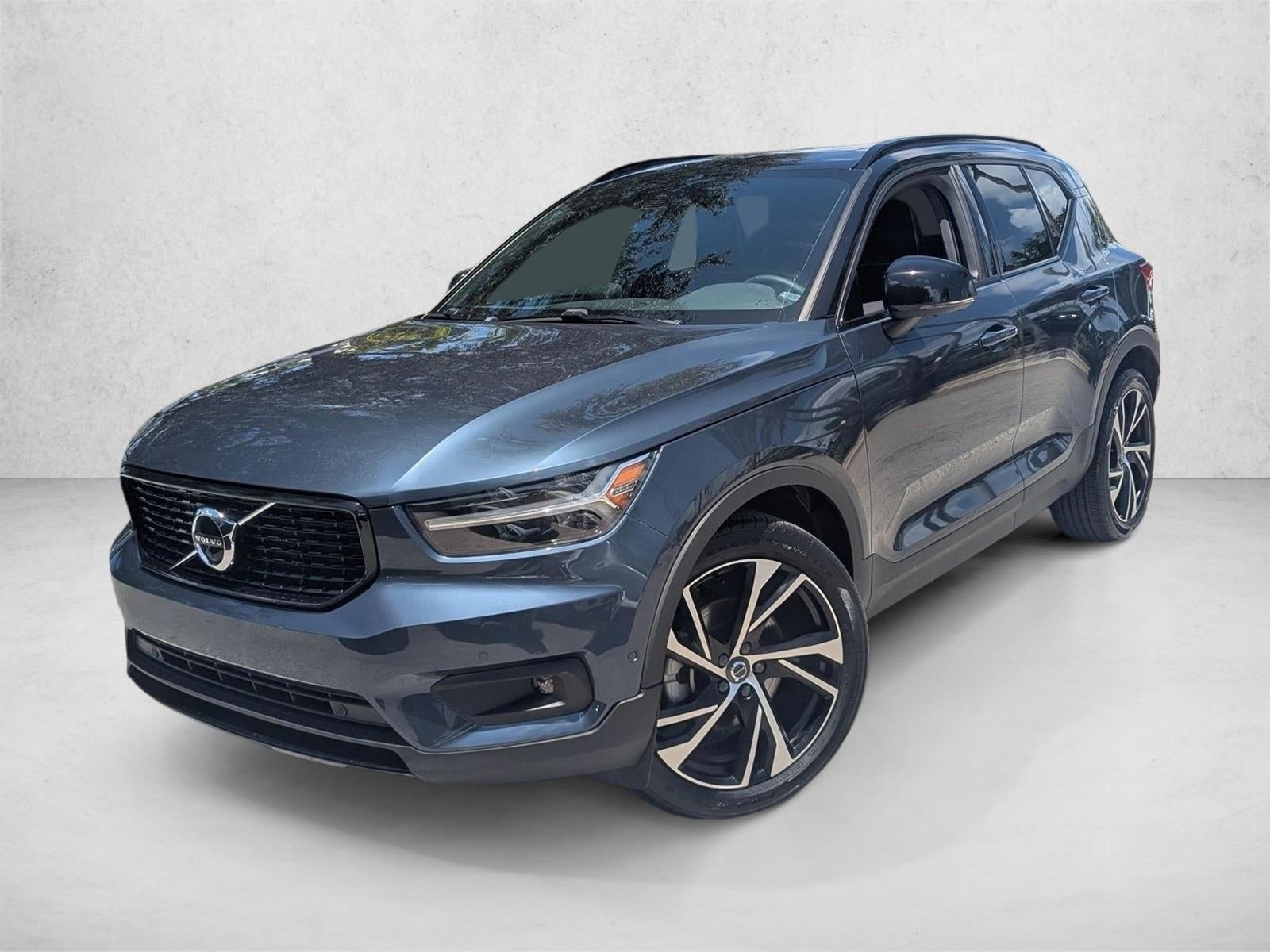2022 Volvo XC40 T5 AWD R-Design
