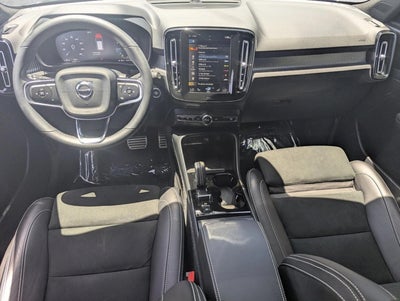 2022 Volvo XC40 T5 AWD R-Design