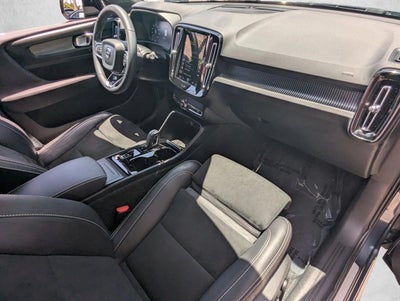 2022 Volvo XC40 T5 AWD R-Design