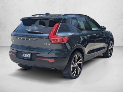 2022 Volvo XC40 T5 AWD R-Design
