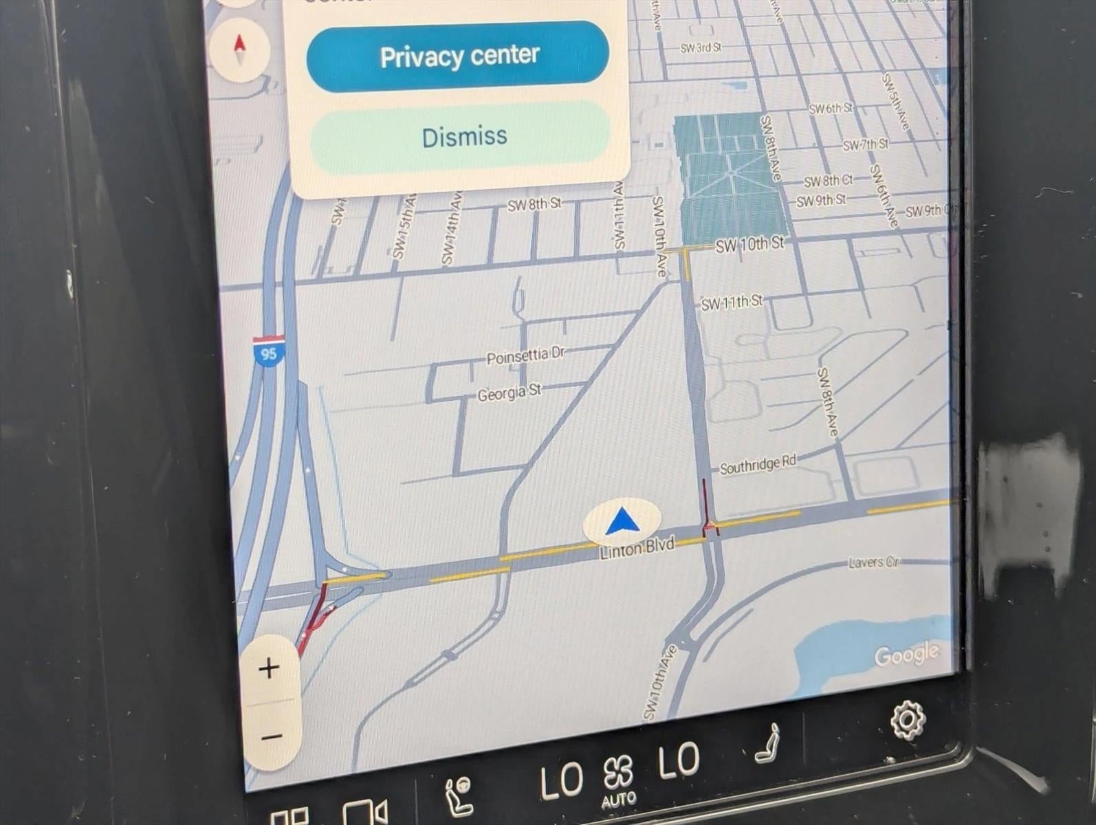 2023 Volvo XC40 B5 AWD Plus Dark Theme