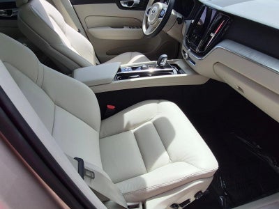 2025 Volvo XC60 B5 AWD Plus