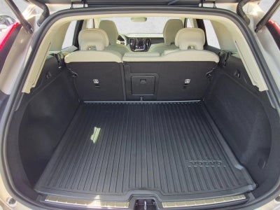 2025 Volvo XC60 B5 AWD Plus