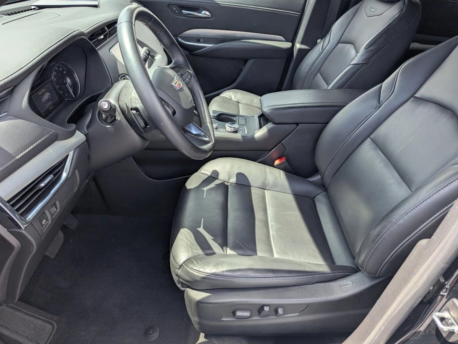 2023 Cadillac XT4 FWD 4dr Premium Luxury