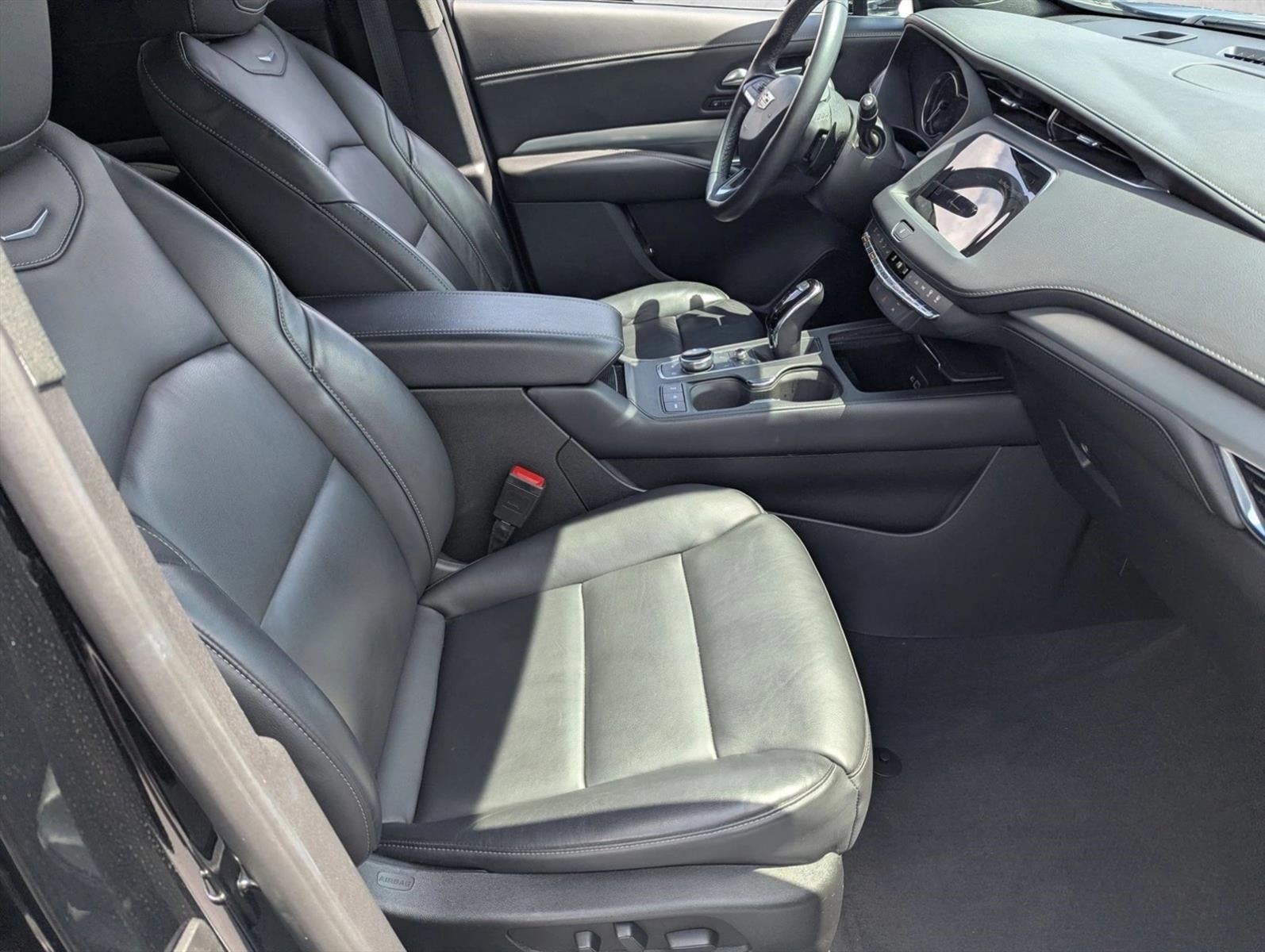2023 Cadillac XT4 FWD 4dr Premium Luxury