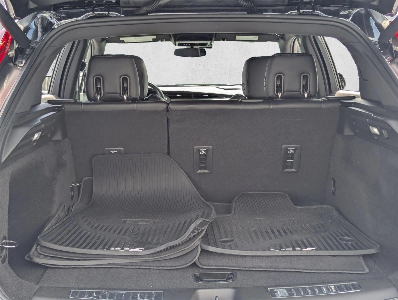 2023 Cadillac XT4 FWD 4dr Premium Luxury