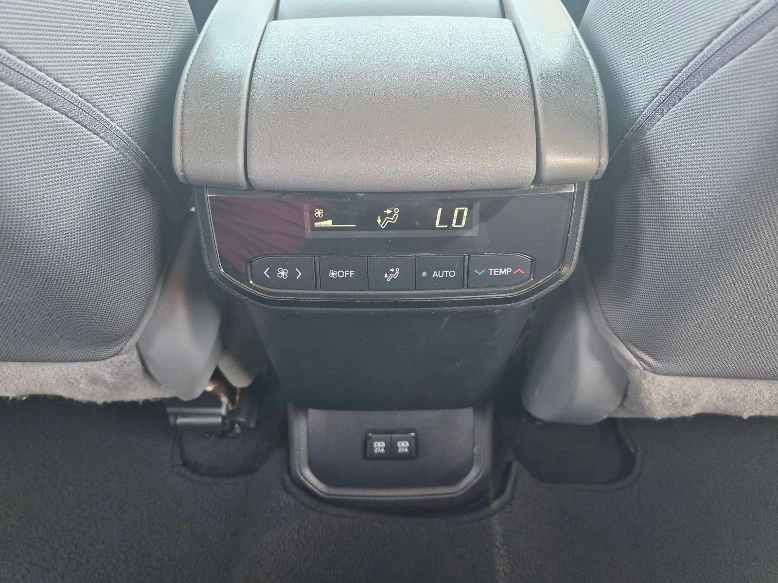 2021 Toyota Highlander L FWD (Natl)