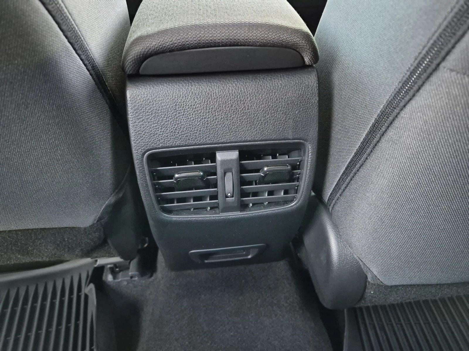 2024 Toyota Corolla Cross LE 4WD (Natl)