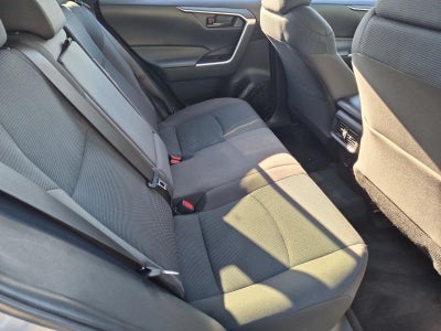 2022 Toyota RAV4 LE FWD (GS)