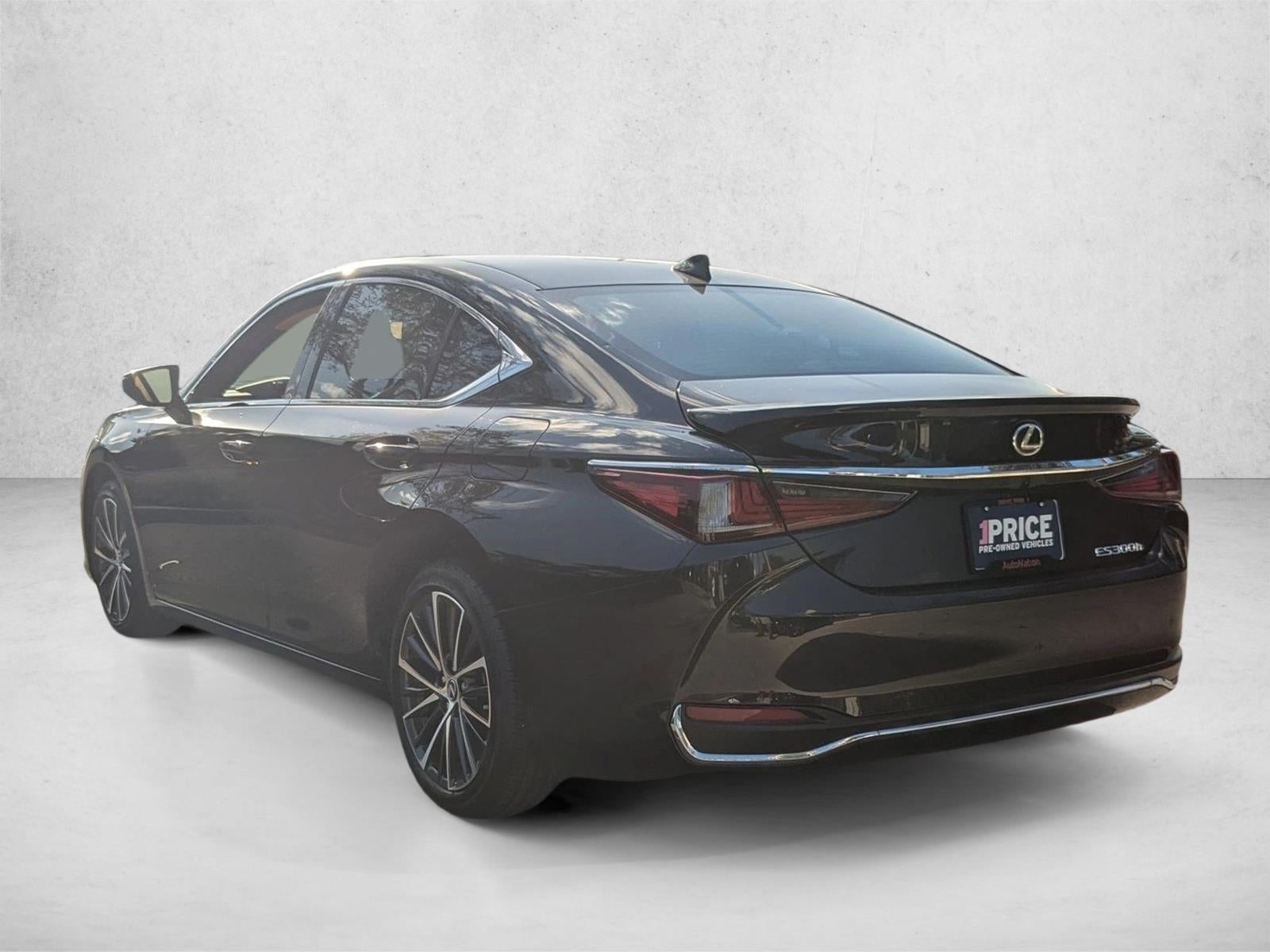 2023 Lexus ES 300h FWD