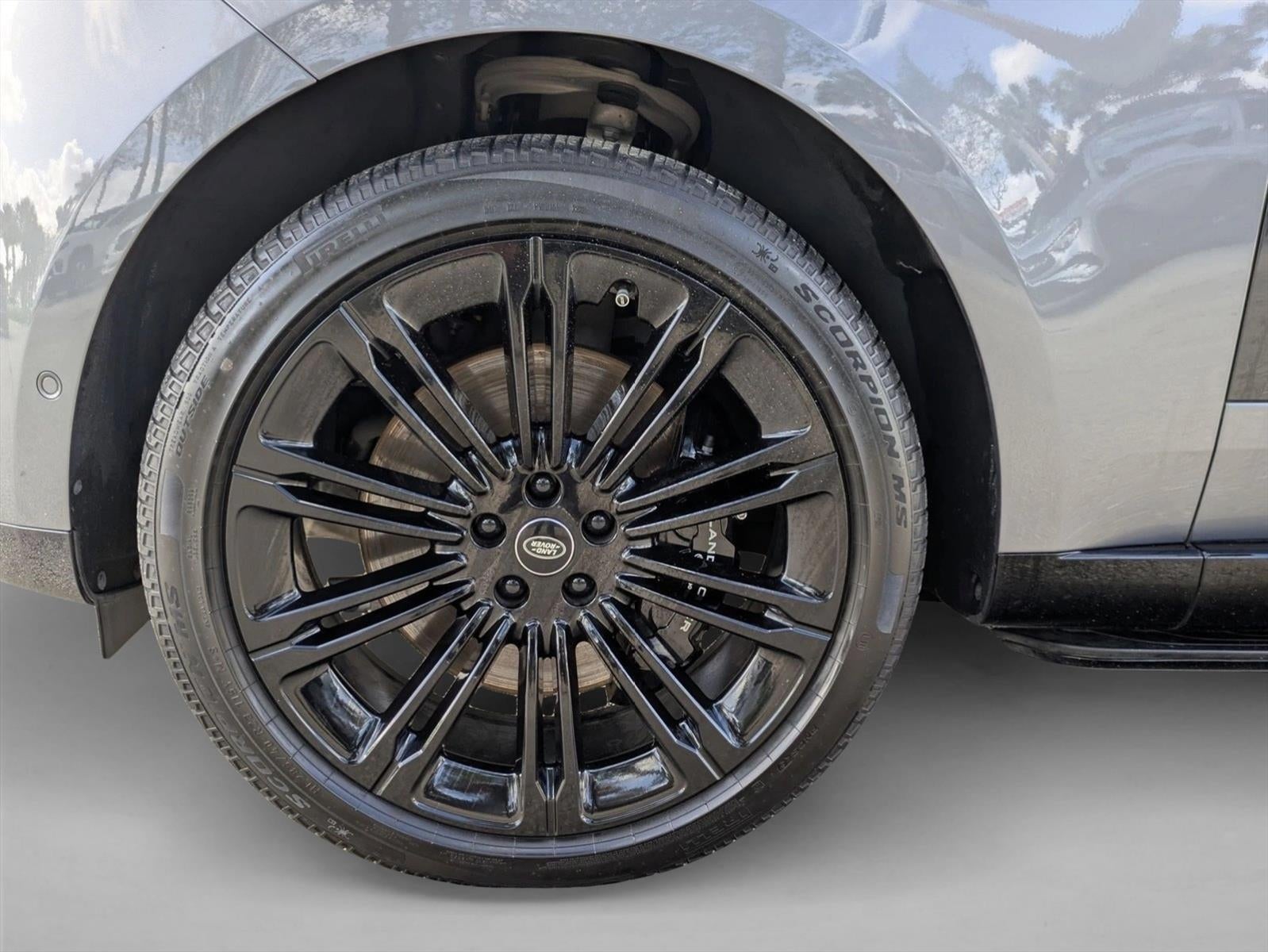 2025 Land Rover Range Rover P530 SE LWB 7 Seat