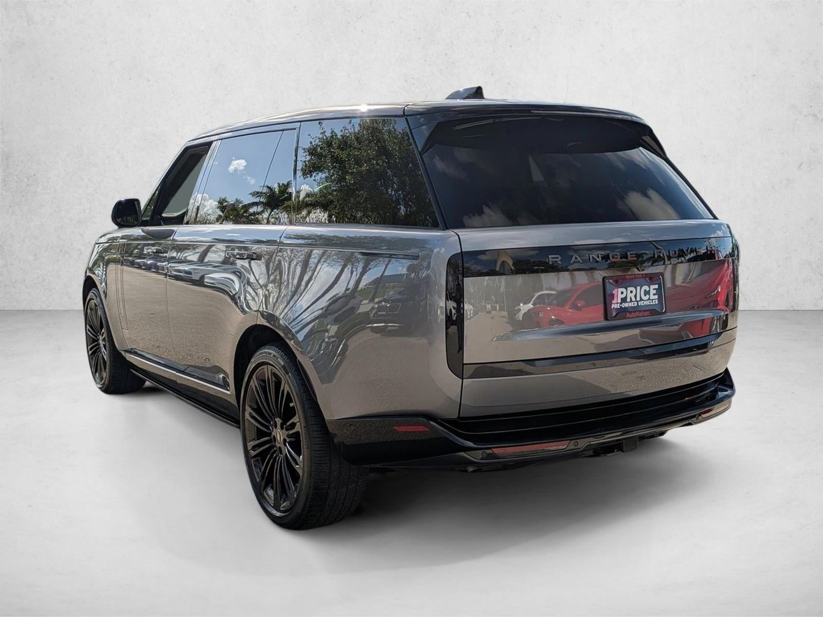 2025 Land Rover Range Rover P530 SE LWB 7 Seat