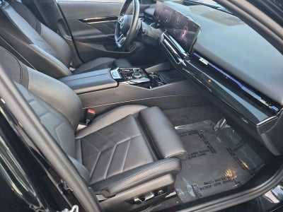 2025 BMW 530i Sedan