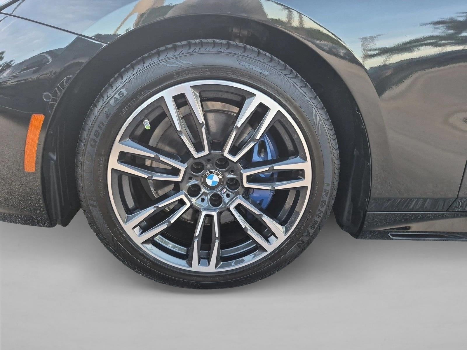 2025 BMW 530i Sedan