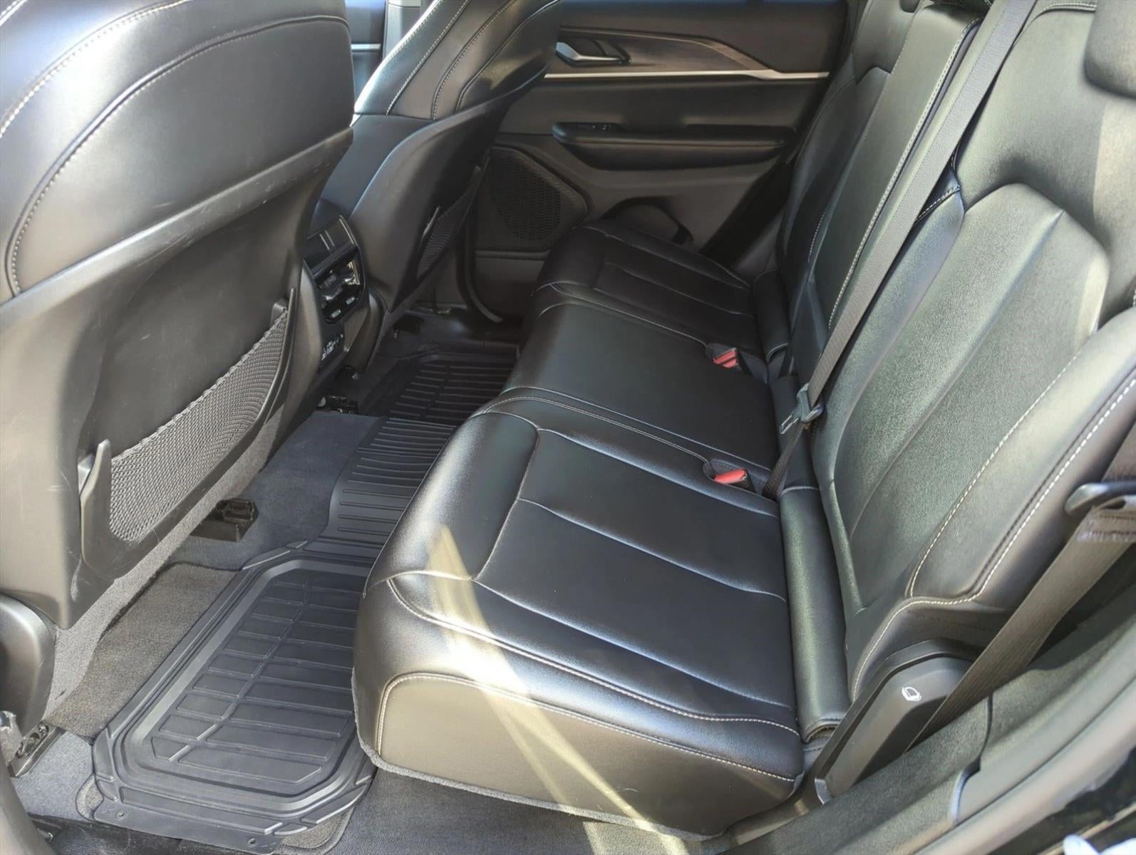 2023 Jeep Grand Cherokee Limited 4x2