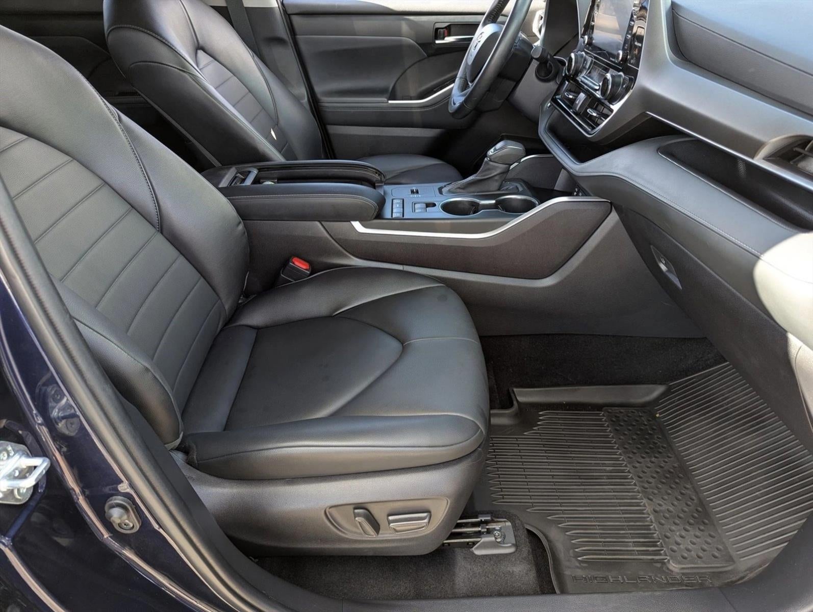 2022 Toyota Highlander XLE FWD (Natl)