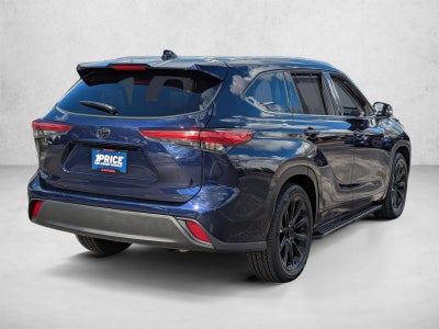 2022 Toyota Highlander XLE FWD (Natl)