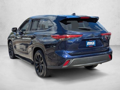 2022 Toyota Highlander XLE FWD (Natl)