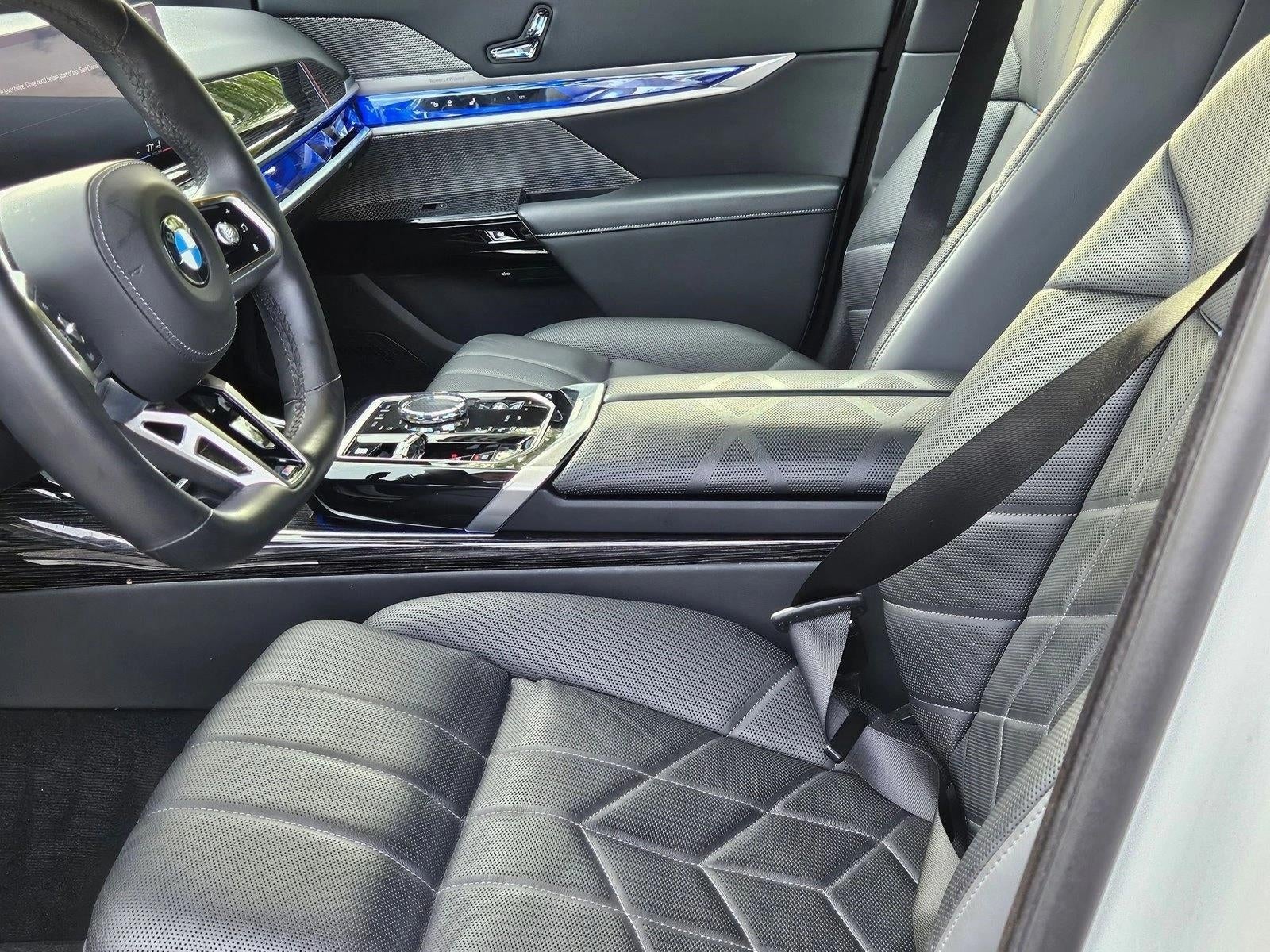 2025 BMW 740i xDrive Sedan