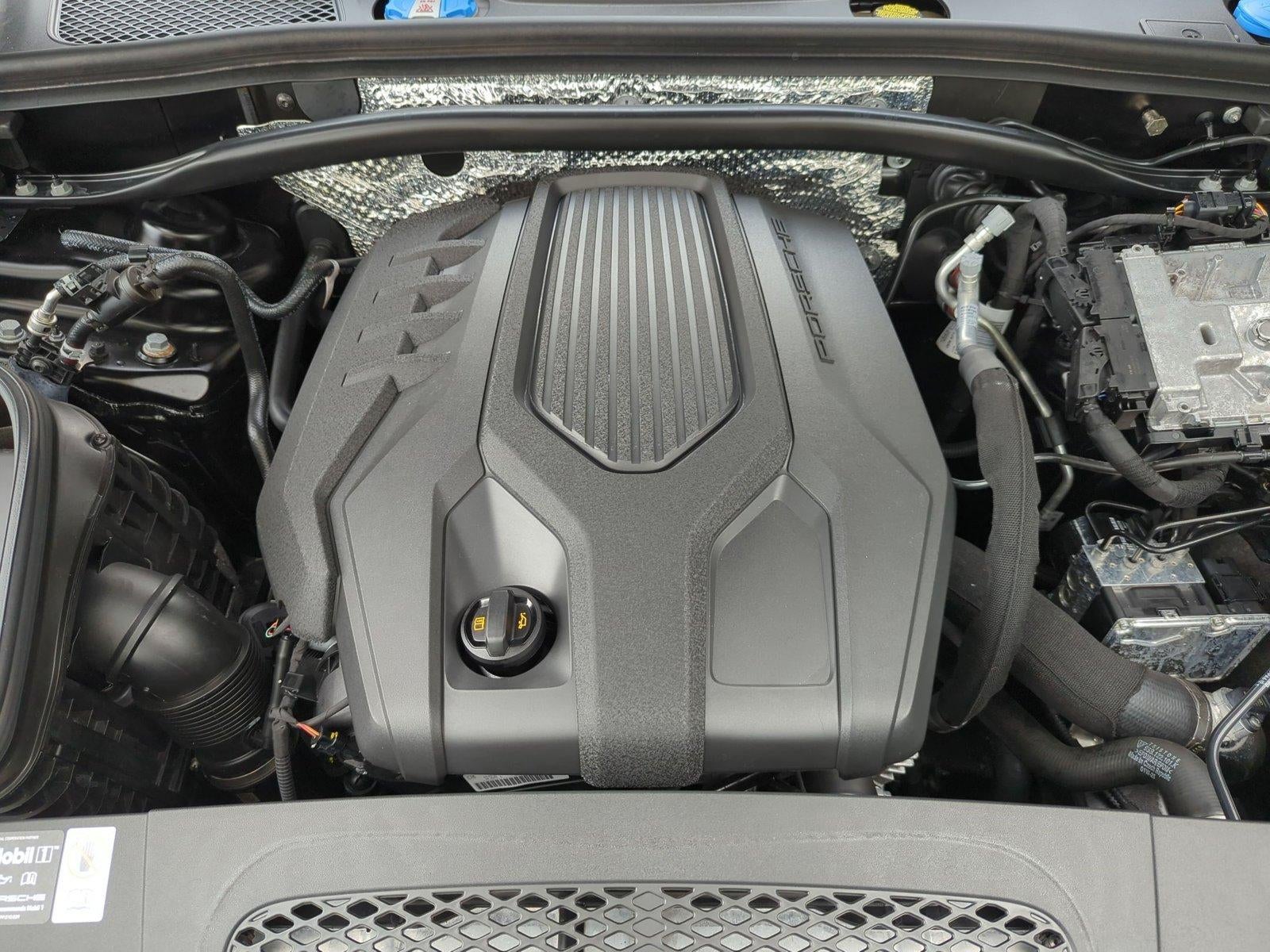 2025 Porsche Macan AWD