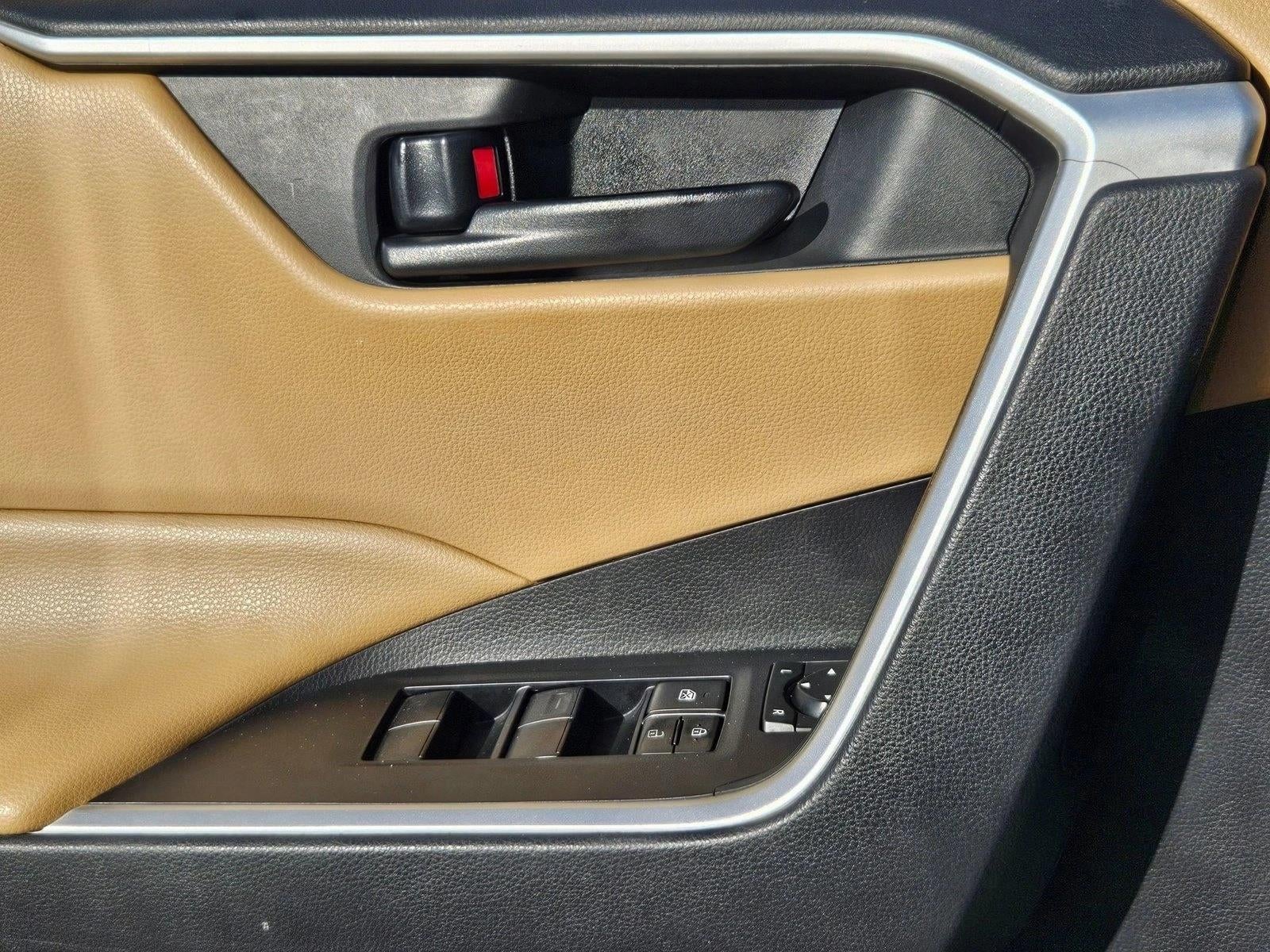 2019 Toyota RAV4 LE FWD (GS)