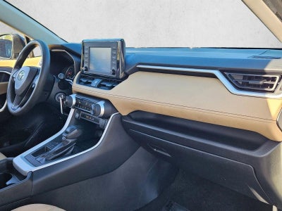 2019 Toyota RAV4 LE FWD (GS)