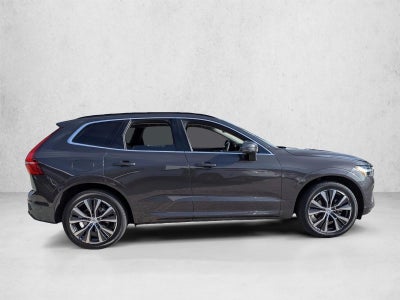 2022 Volvo XC60 B5 FWD Momentum
