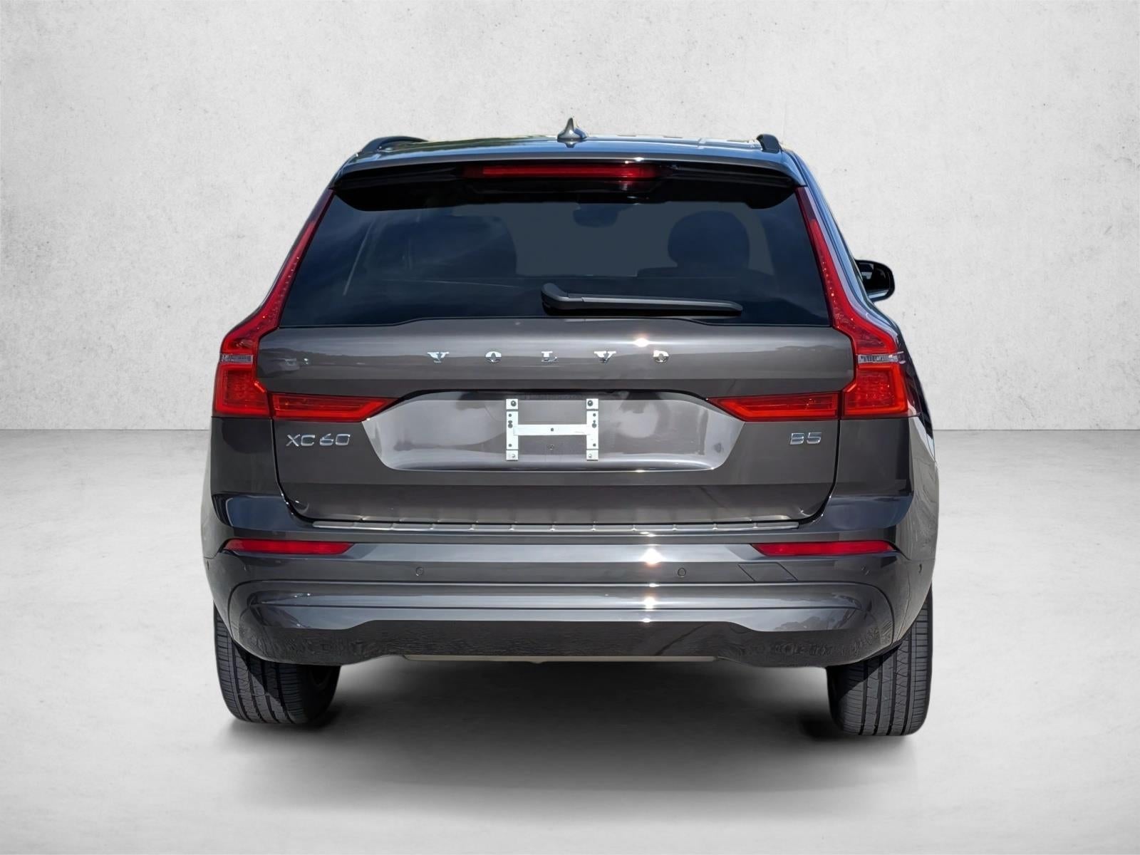 2022 Volvo XC60 B5 FWD Momentum